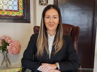 Eduard Petrescu, CEO-ul Eko Group, Felicită pe Monica și Adina pentru Semnarea Contractului Strategic cu Terra Solutions